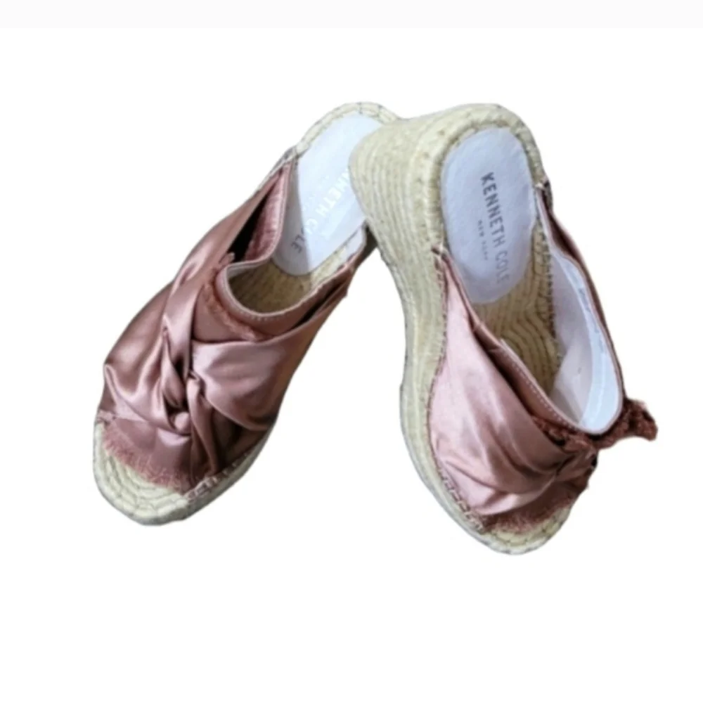 Kenneth Cole New York Odelle 2 Espadrille Wedge Sandals Blush Satin Size 6 NWT